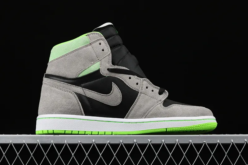 All Categories Air Jordan Jordan Series Basketball Shoes Air Jordan 1 High Air Jordan 1 Retro OG "Neutral Green" AJ1 SP19 Limited Joe 1 Versatile Cultural Basketball Shoes "Gray Black Fluorescent Green Luminous" 555088-070